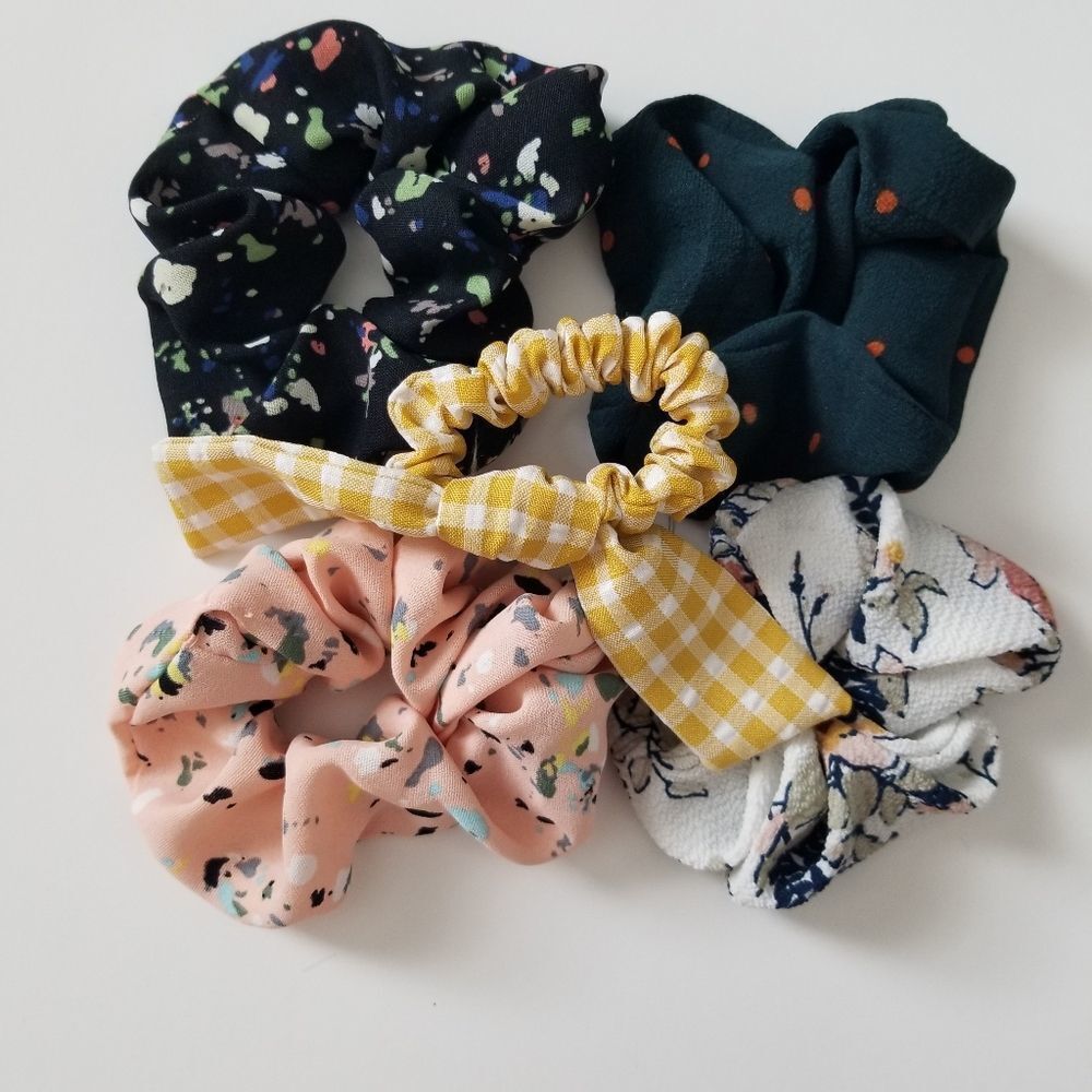 Ser of 5 Hair tie Scrunchies